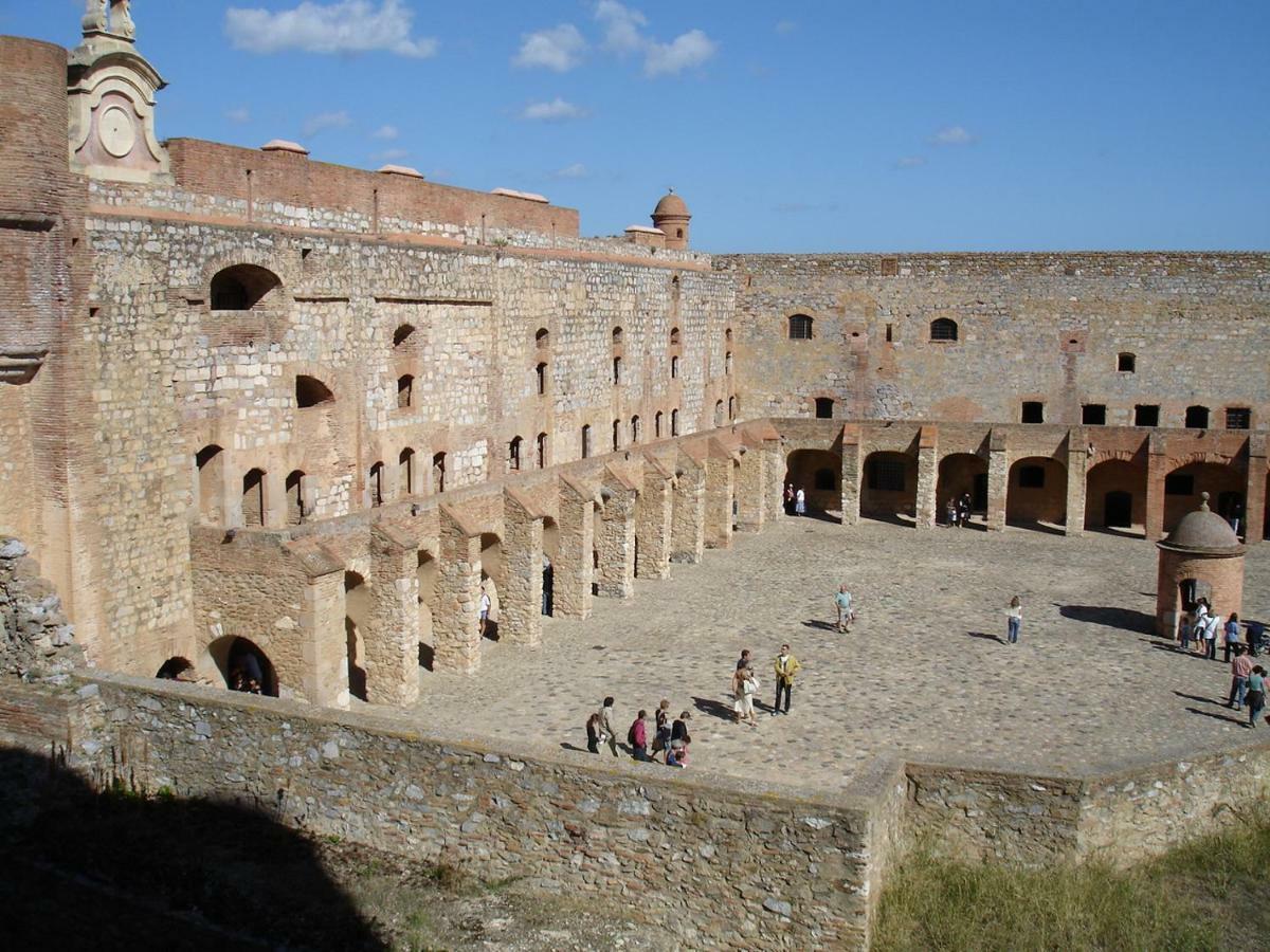 Maison De La Fontaine Embres-et-Castelmaure ภายนอก รูปภาพ