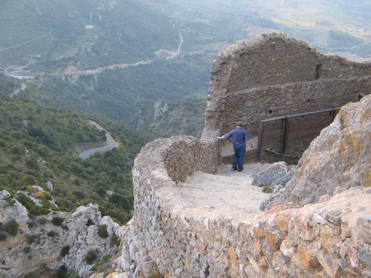 Maison De La Fontaine Embres-et-Castelmaure ภายนอก รูปภาพ